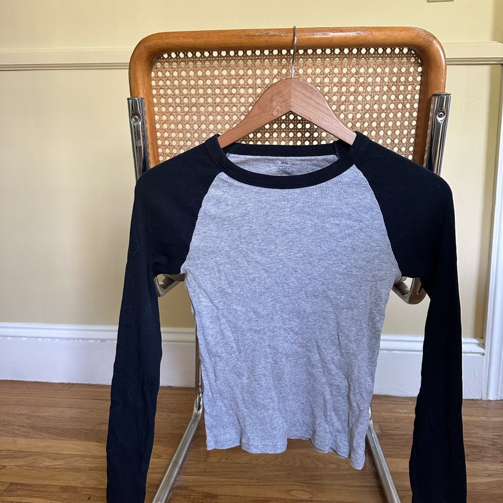 Brandy Melville Gray and Black Long Sleeve Raglan Shirt